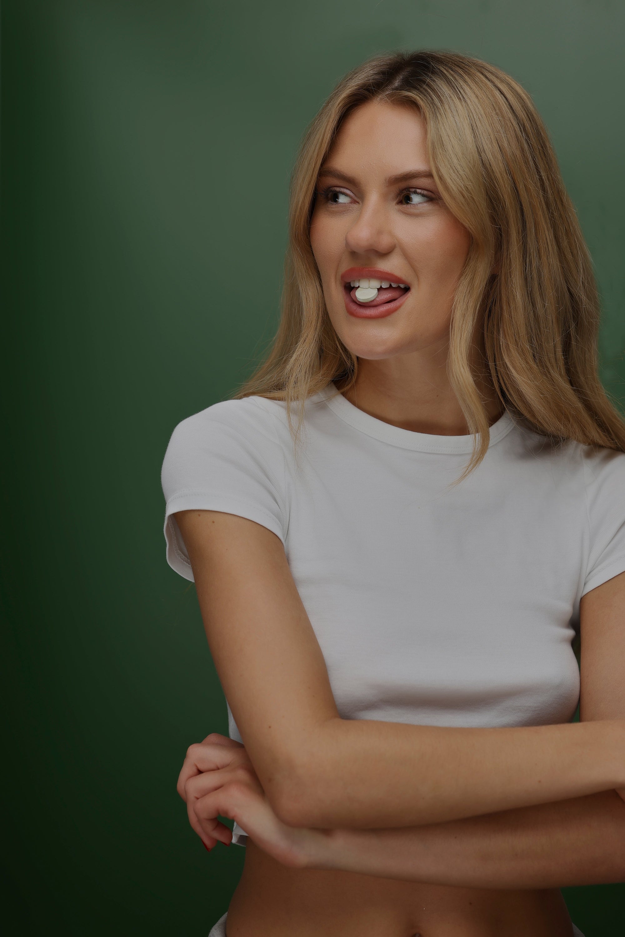 Toxaprevent zeolite chewable lozenge. Reverse halitosis. Treat bad breath. Chewing gum.